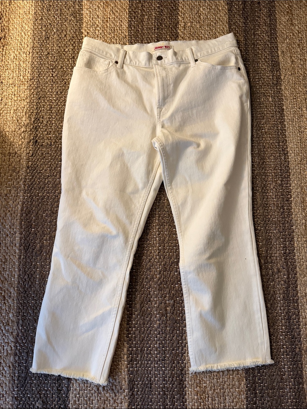 Johnny Was Cropped Boyfriend Jean in Cream Size 32